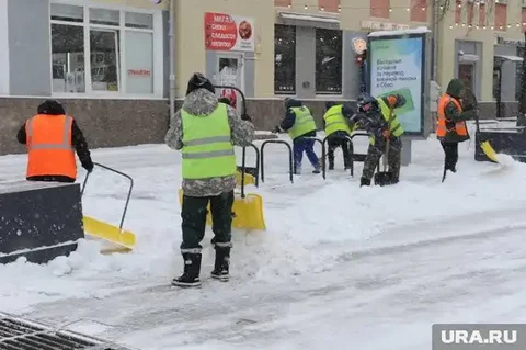 Срочно требуется рабочий для уборки снега сегодня ночью - Образование в Москва