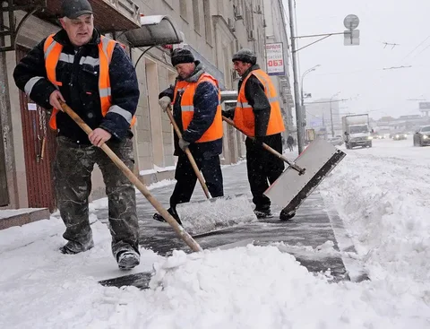 Ишчи керак кор курашга (снег чистить) СРОЧНО - частное объявление в Москва