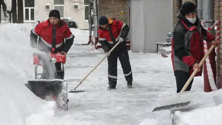 Срочно требуется работник для уборки снега - Разовые работы (Работа) в Москва