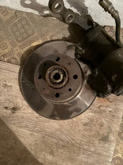 Комплект передних тормозов ВАЗ 2106 со ступицами - Автоаксессуары в Тольятти