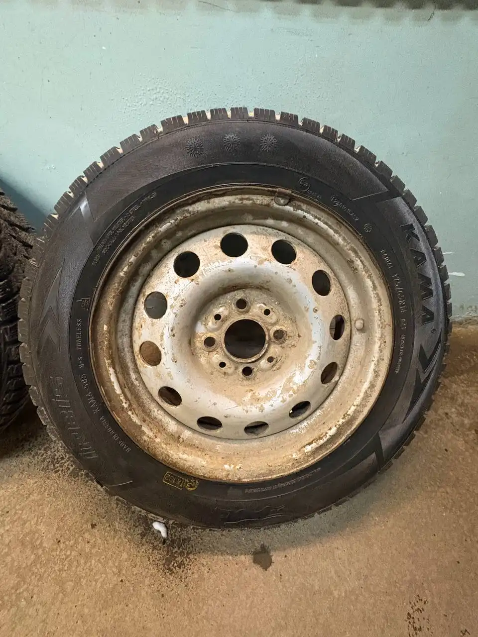 Продам комплект зимних колес Кама R14 175/65 - Шины и диски (Авто) в Тольятти