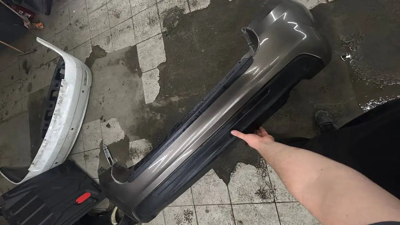 Задний бампер Гранта Лифтбэк - Автозапчасти (Запчасти) в Тольятти