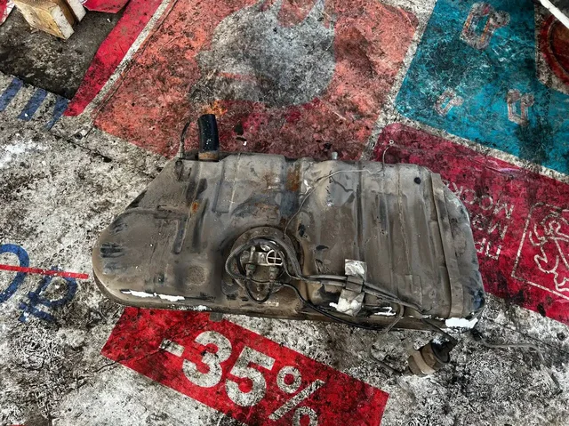 Бак и крылья для Приоры - Двигатели в Тольятти