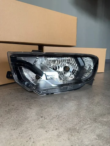 Продажа левой фары на Лада Гранта - Запчасти в Тольятти