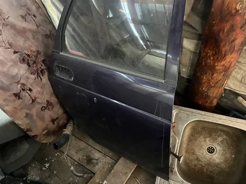 Правая дверь ВАЗ 2111 - Запчасти в Тольятти