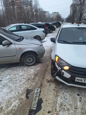 Продажа автомобильной фары - Запчасти в Тольятти