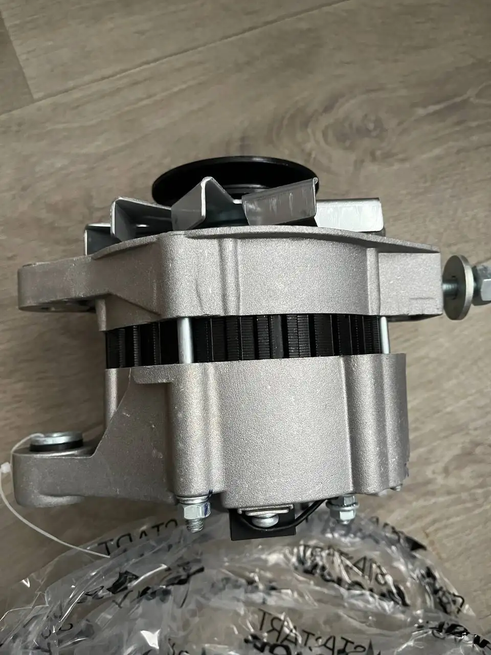 Продам генератор ВАЗ 2104-2107 100А - Автозапчасти (Запчасти) в Тольятти