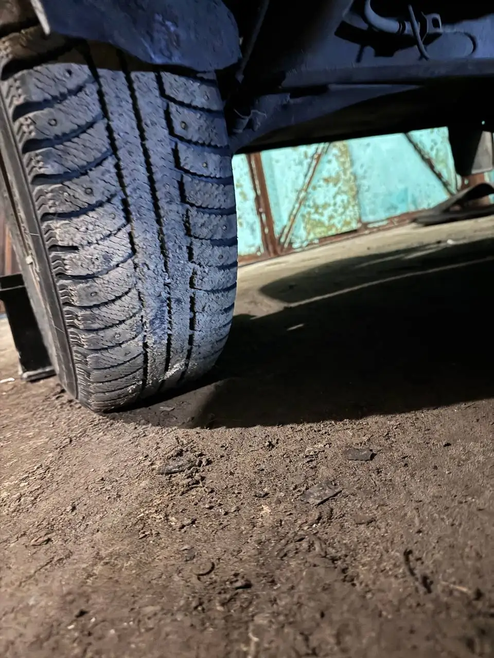 Шины ЗИМА R13 на жигулевских дисках - Шины и диски (Авто) в Тольятти