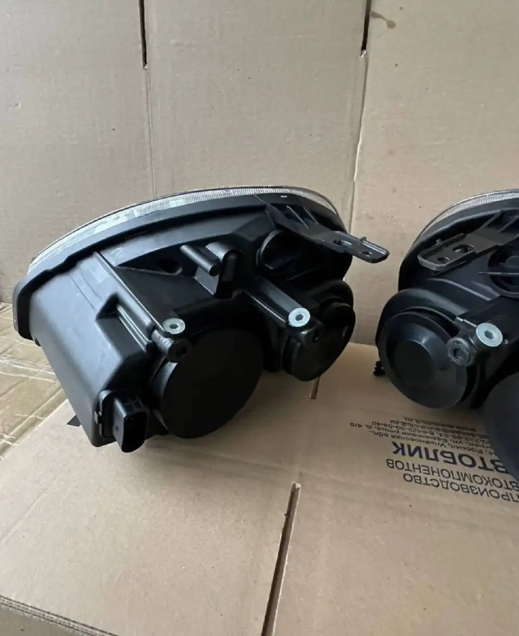 Фары на Ладу Приору с черной маской - Осветительные приборы (Запчасти) в Тольятти