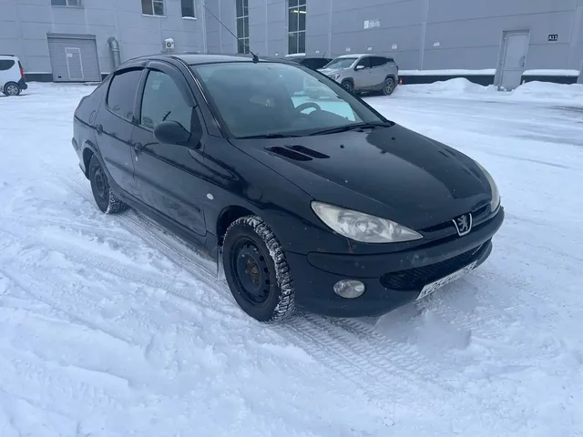 Продажа автомобиля ВАЗ 2008 года с двигателем 1.4 - Легковые автомобили в Тольятти