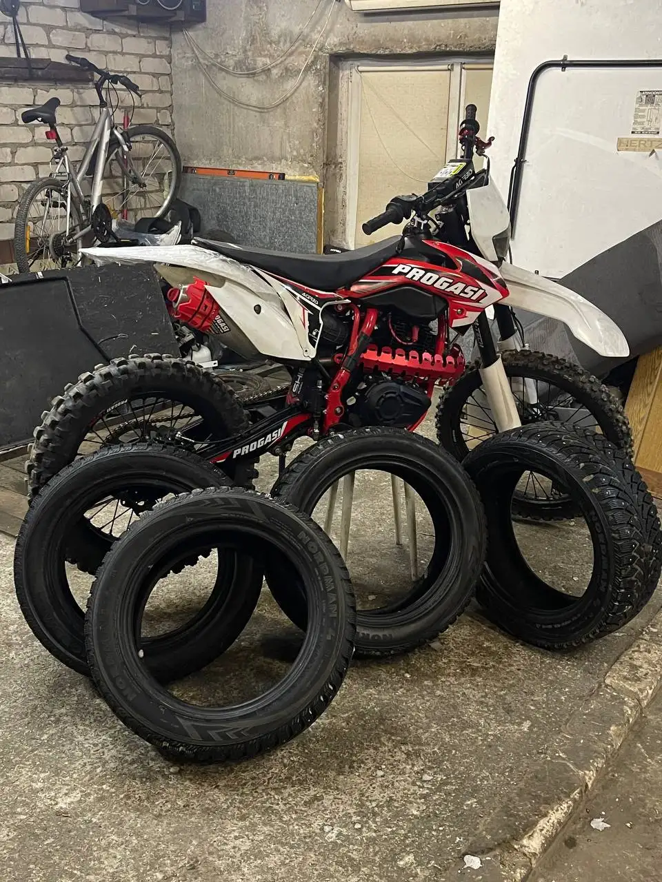 Продажа зимних шипованных шин Nordman 4 - Шины и диски (Авто) в Тольятти