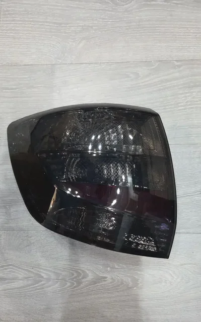 Продам задние фары Гранта - Автозапчасти для легковых автомобилей в Тольятти