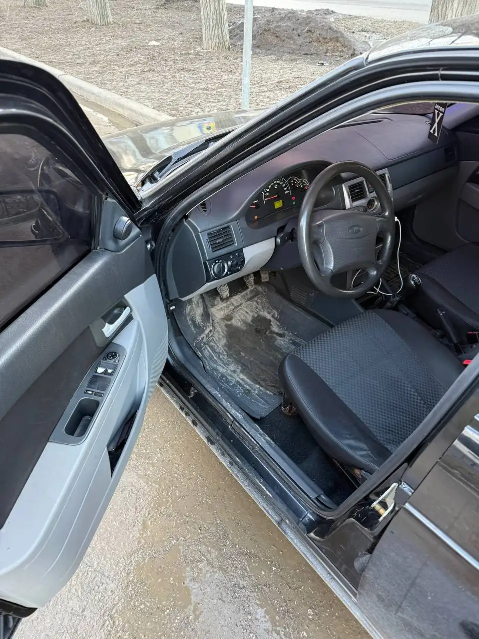 Продам Лада Приора 2011 года выпуска - Легковые автомобили (Авто) в Тольятти