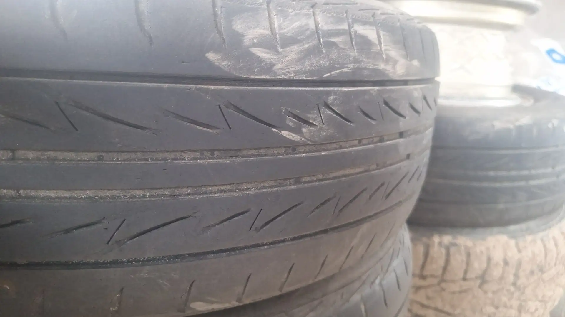 Два автомобильных аккумулятора - Аккумуляторы (Запчасти) в Тольятти