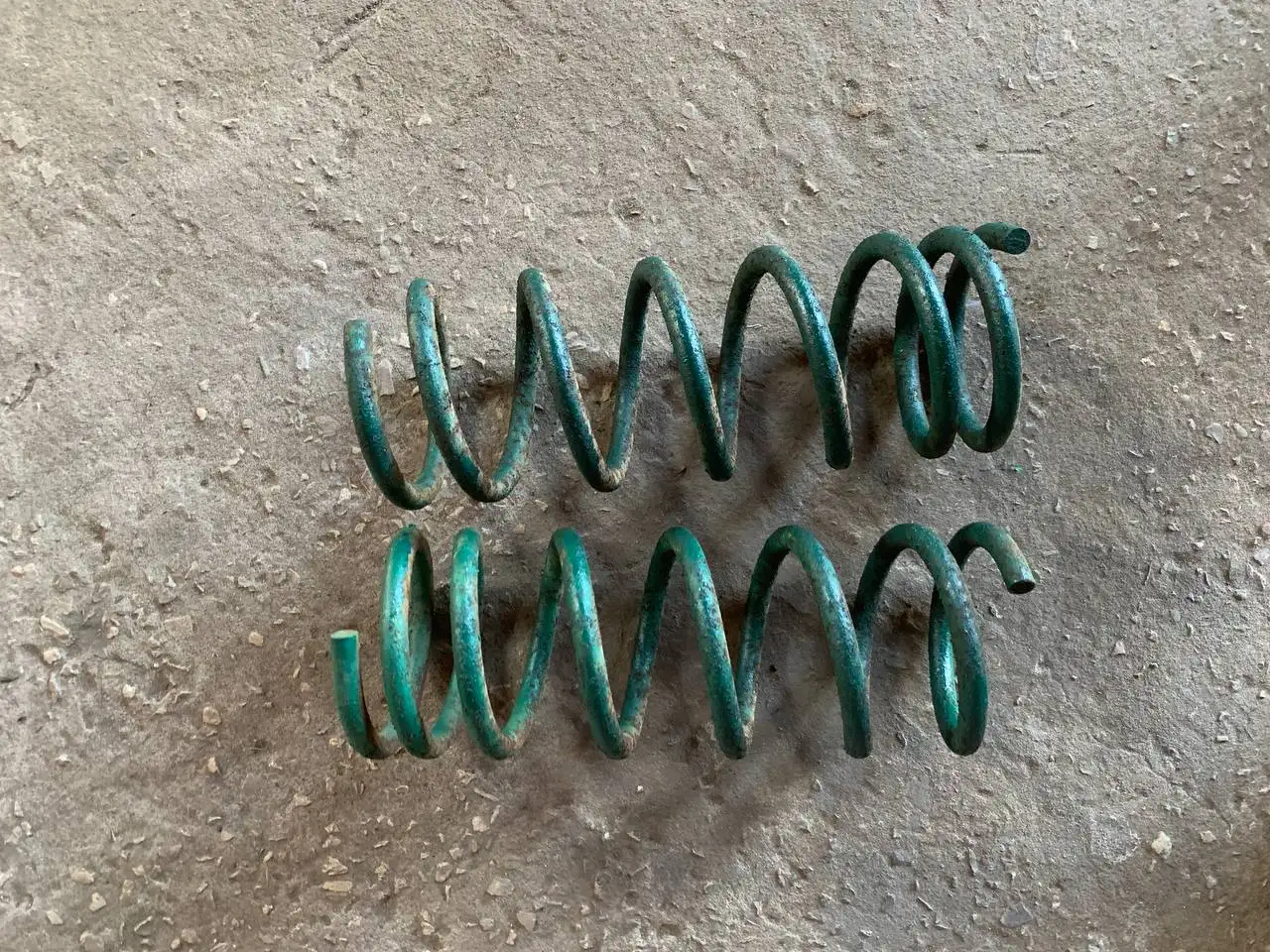 Запчасти для автомобиля: пружины, руль, зеркала - Запчасти в Тольятти