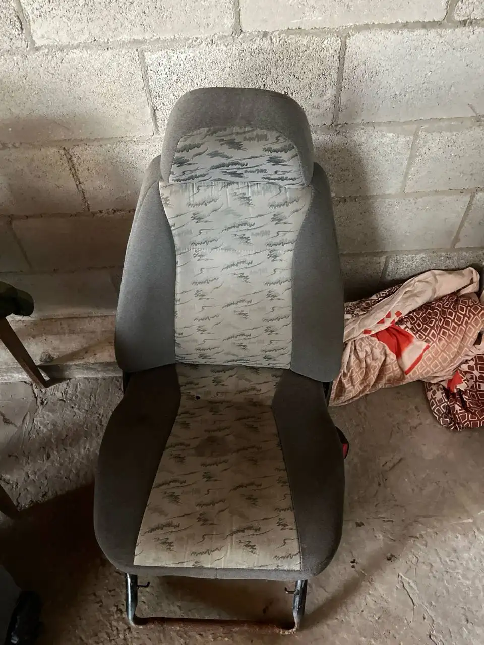 Кресла водительское и пассажирское для ВАЗ 2110-2112 - Запчасти (Авто) в Тольятти
