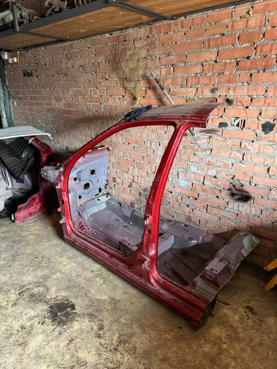 Продажа четверти кузова от Lada Granta 2021 года - Кузовные детали (Запчасти) в Тольятти