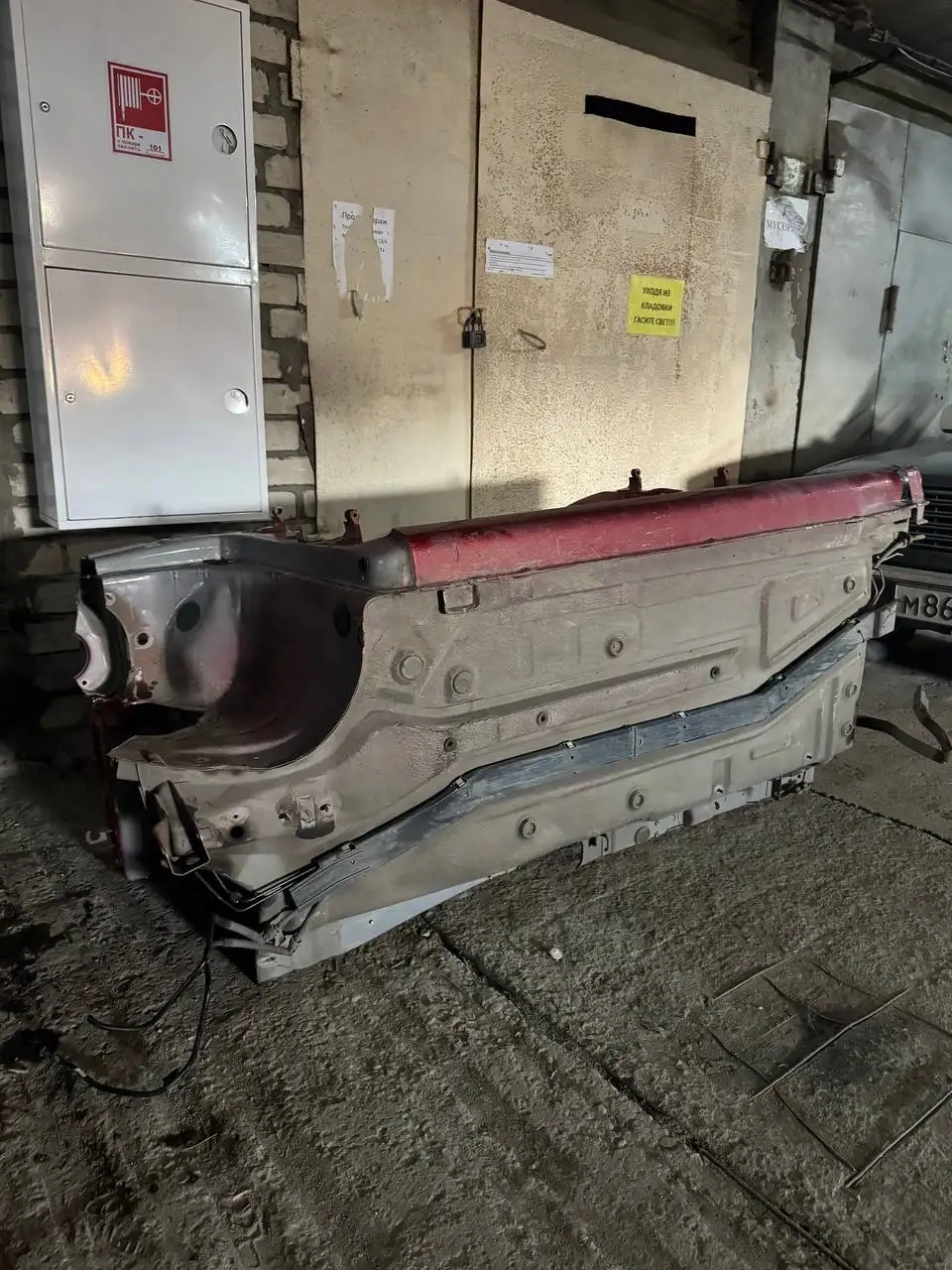 Продажа четверти кузова от Lada Granta 2021 года - Кузовные детали (Запчасти) в Тольятти