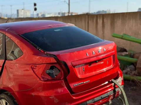 Крышка багажника в отличном состоянии - Автокондиционеры в Тольятти