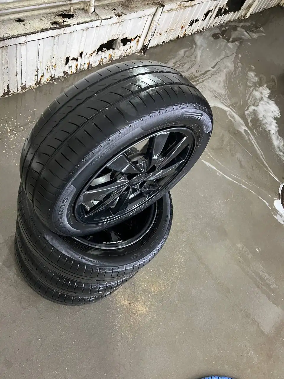 Литые диски Black Edition R15 в сборе с резиной Pirelli 185/55 R15 2020 год - Запчасти (Авто) в Тольятти