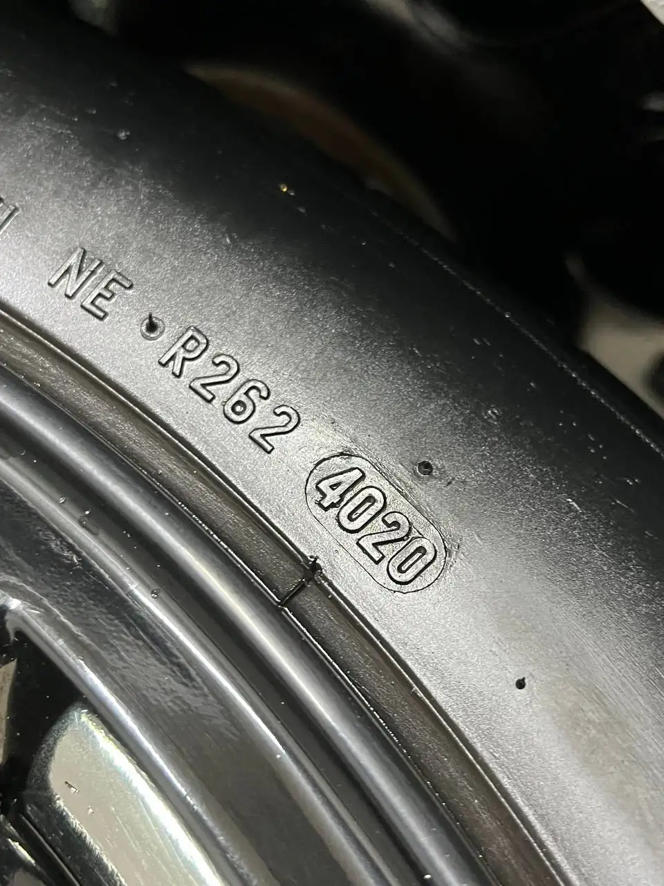 Литые диски Black Edition R15 в сборе с резиной Pirelli 185/55 R15 2020 год - Запчасти (Авто) в Тольятти