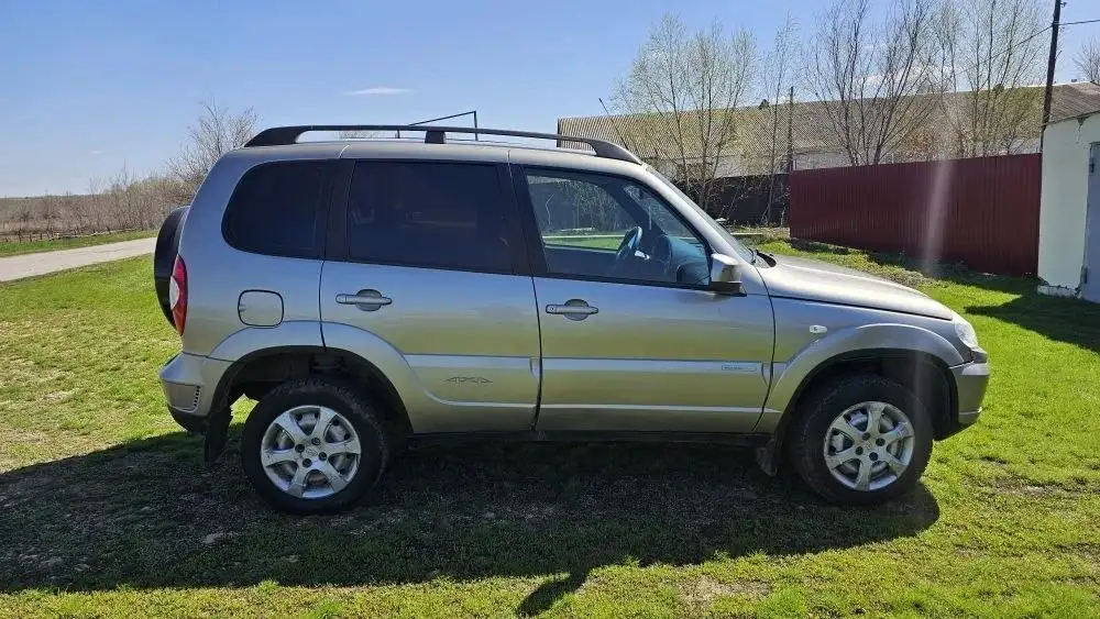 Chevrolet Niva Bertone 2015г люкс - Авто в Тольятти