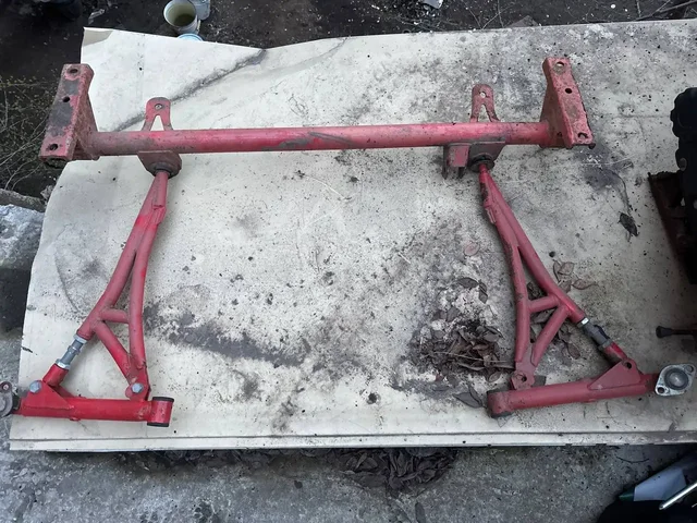 Продажа треугольных рычагов с поперечиной для переднего привода - Подвеска в Тольятти