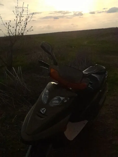 Продам скутер 50 кубов - Мотоциклы и скутеры в Тольятти