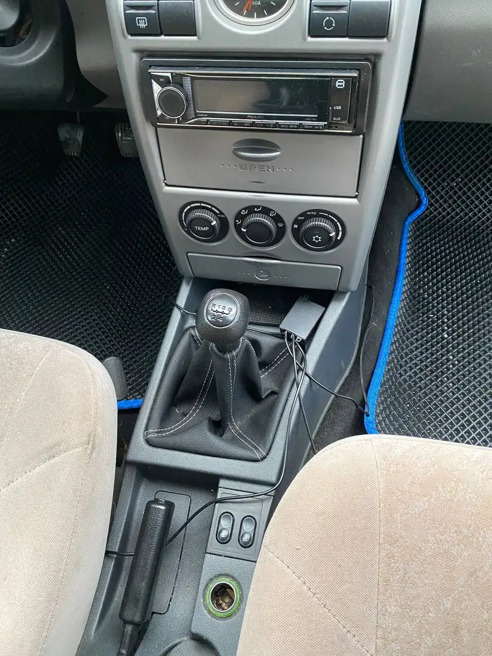 Toyota Corolla 8-го поколения с ABS и кондиционером - Легковые автомобили (Авто) в Тольятти