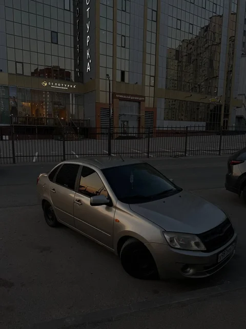 Продам Lada Granta 2013 полный люкс - Диски в Тольятти