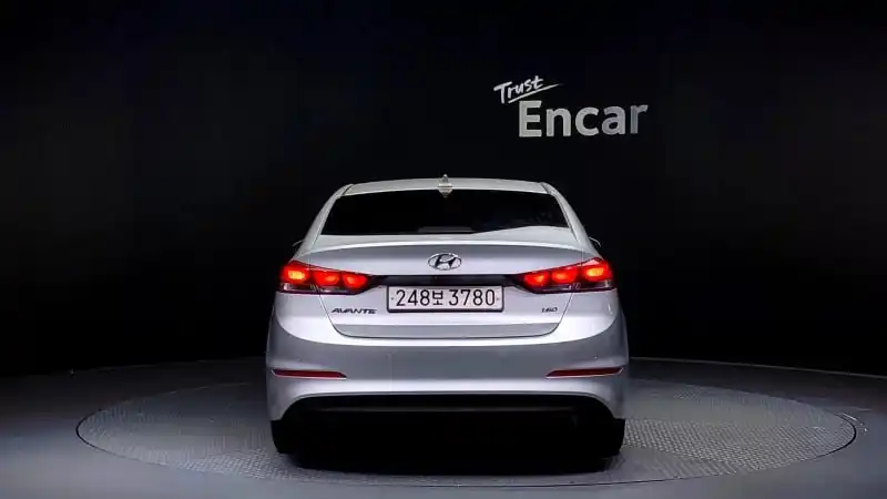 Hyundai Avante 1.6 e-VGT SMART, 2018