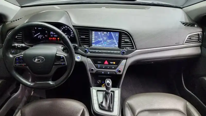 Hyundai Avante 1.6 e-VGT SMART, 2018