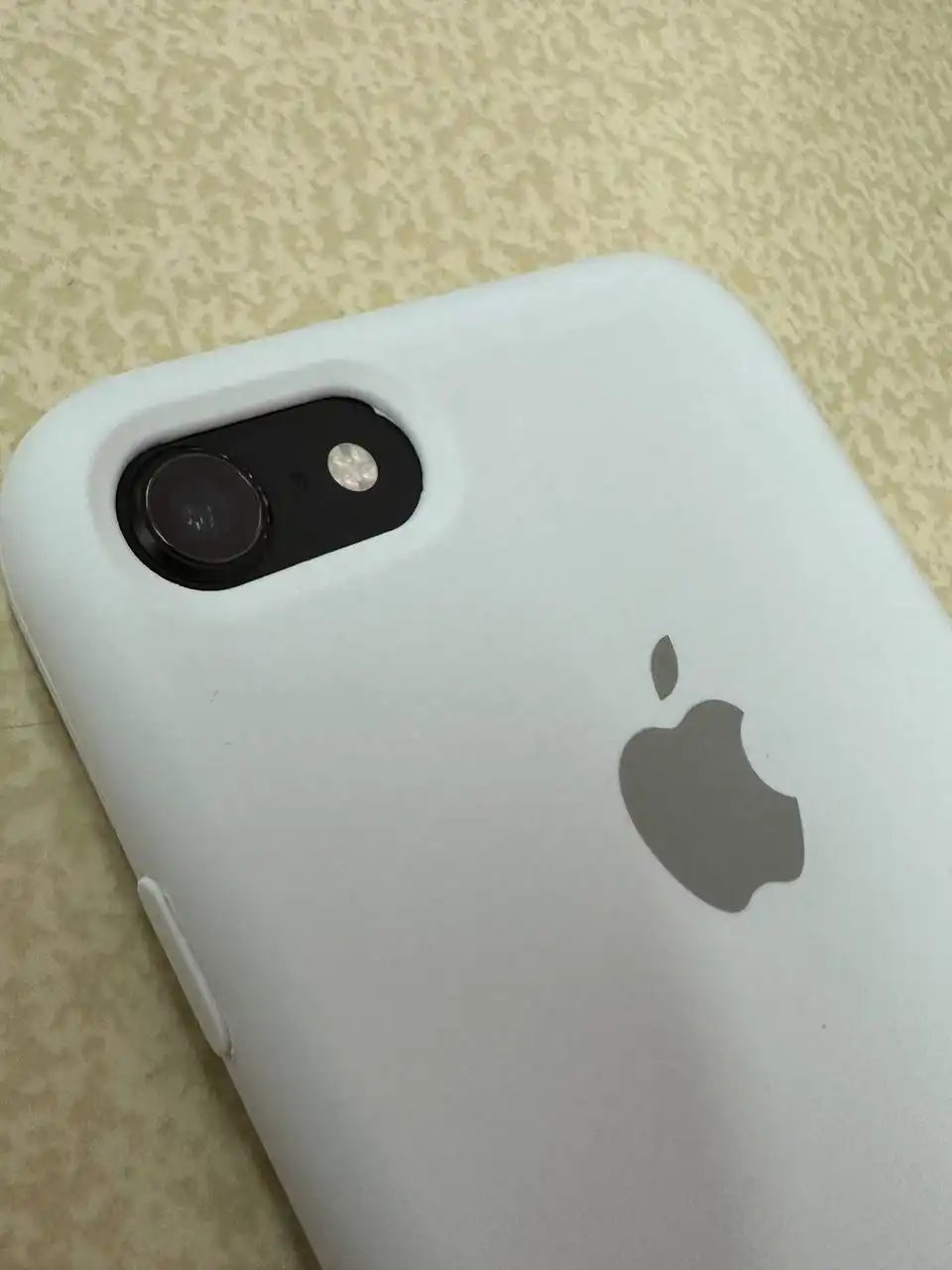 Продам iPhone SE 2GEN (2022) 64 гб