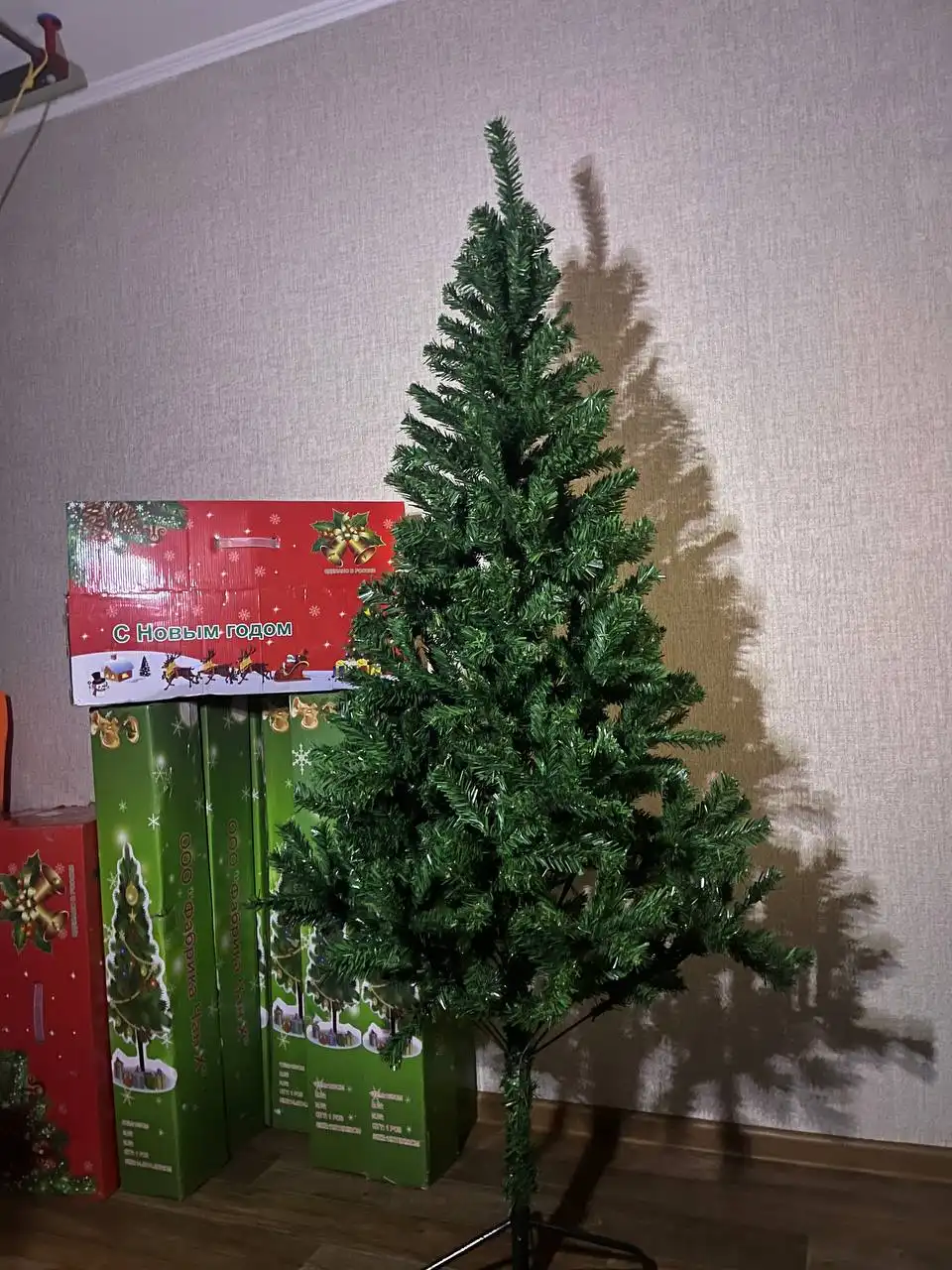 Искусственные елки и сосны