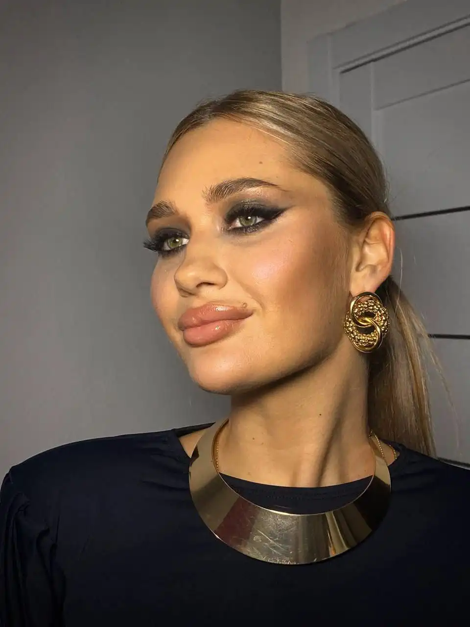 Запись на макияж в Сочи