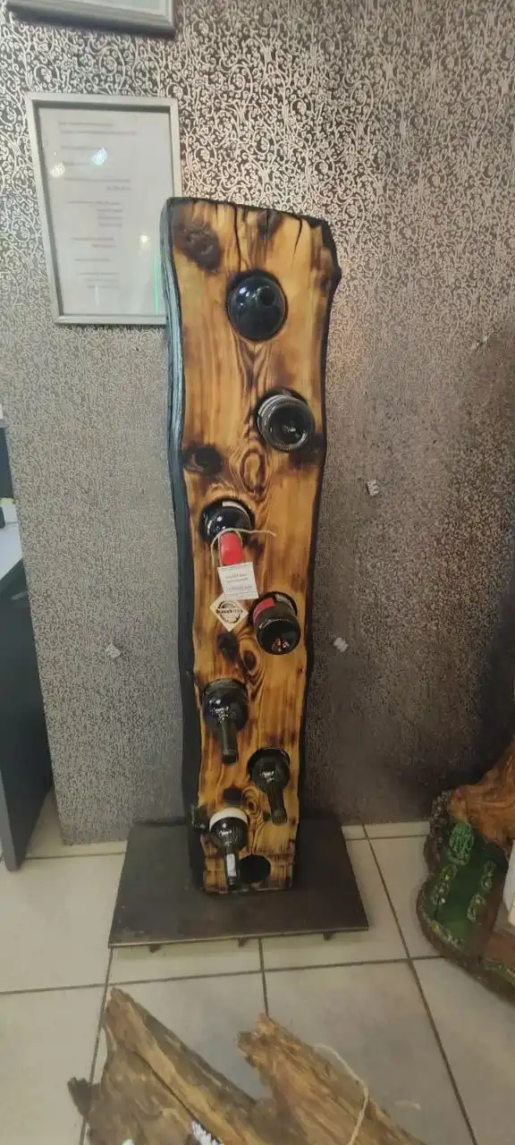 Эксклюзивный бар ручной работы для коллекционного алкоголя на 7 бутылок
