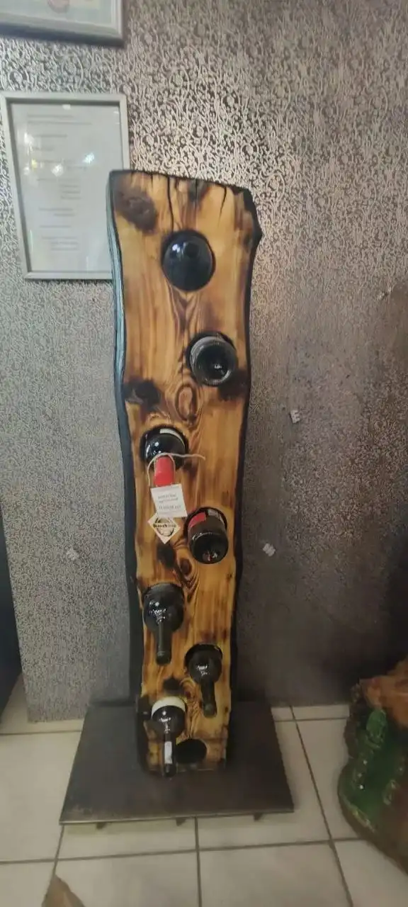 Эксклюзивный бар ручной работы для коллекционного алкоголя на 7 бутылок