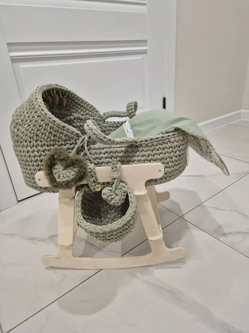Вязаная люлька-качалка для куклы ручной работы - Рукоделие (Хобби и отдых) в Томск