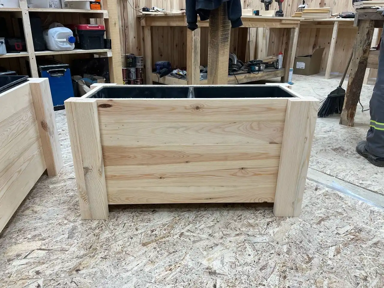 Кашпо для сада и дома из массива дерева - Садовые принадлежности (Для дома и дачи) в Томск