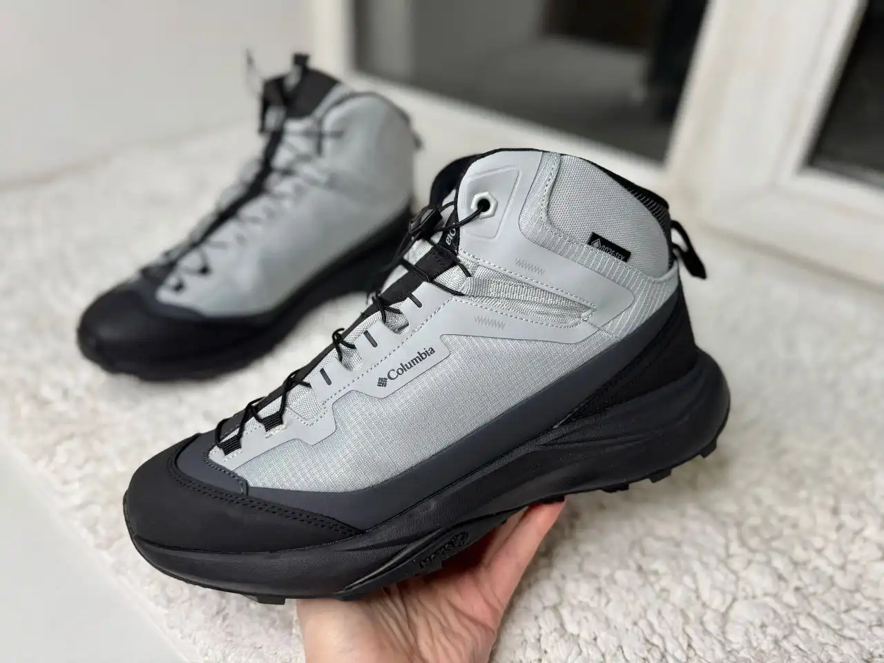 Кроссовки Columbia серые на основе водоотталкивающей и дышащей мембраны - Обувь (Одежда) в Томск