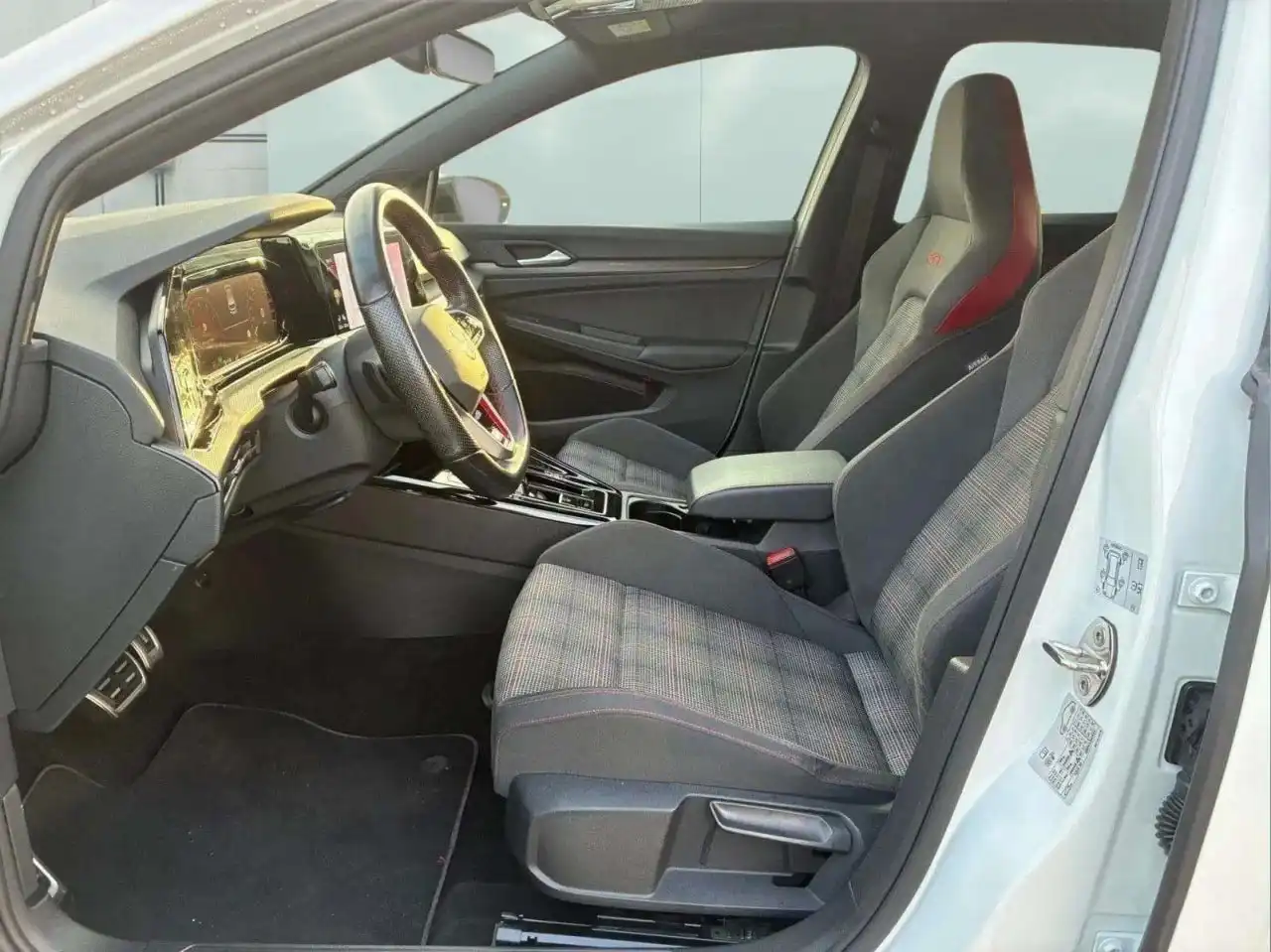 Volkswagen Golf 2023 с пробегом 36 тыс. км - Легковые автомобили (Авто) в Хабаровск