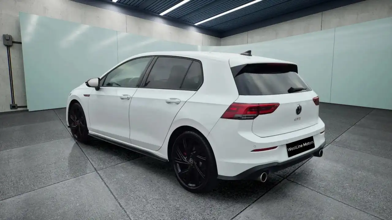 Volkswagen Golf 2023 с пробегом 33 000 км - Авто в Хабаровск