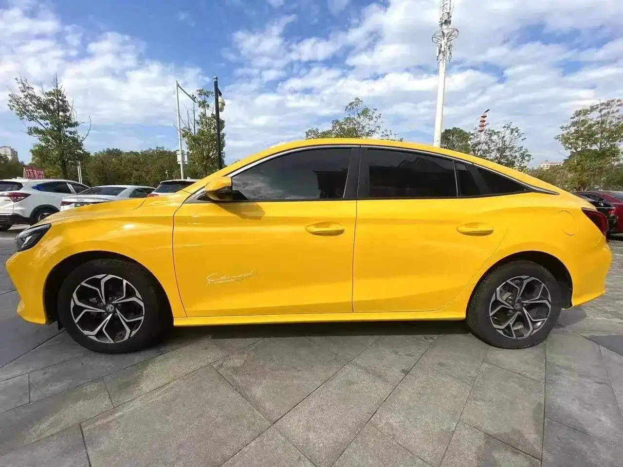 MG5 2021 г. 1.5л бензин 114 л.с. передний привод - Легковые автомобили (Авто) в Хабаровск