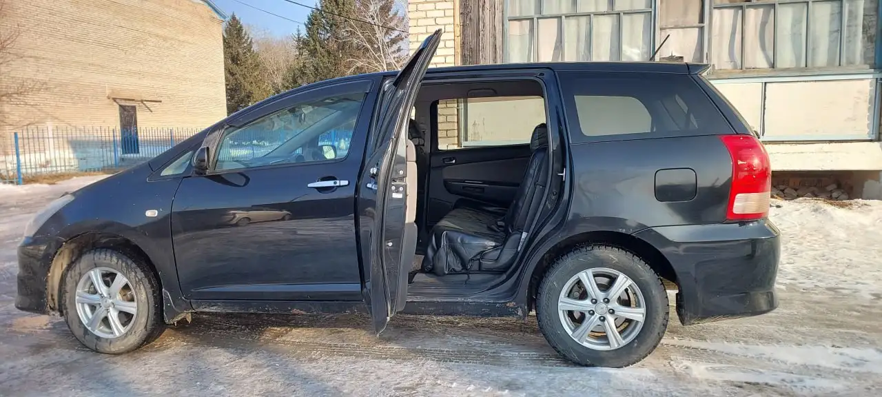 Toyota Wish 2007 года, 1.8 л, 4WD, 7 мест - Легковые автомобили (Авто) в Каменка