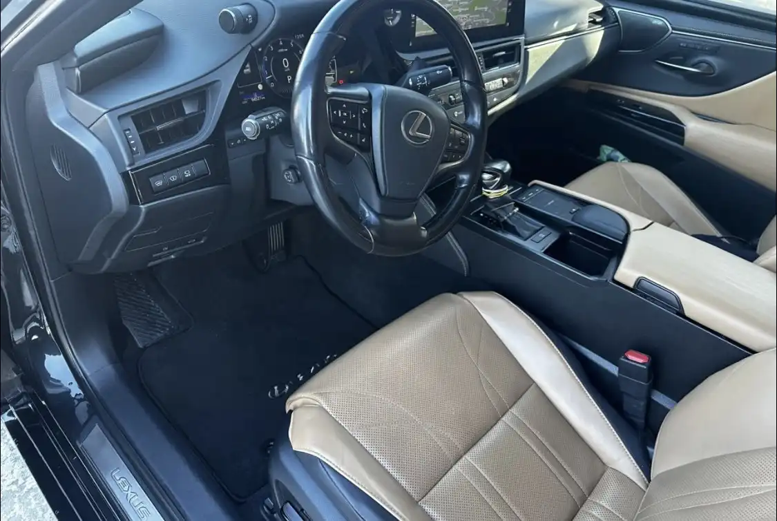 Lexus ES 2022 VII поколение XZ10 рестайлинг в хорошем состоянии - Авто в Самара