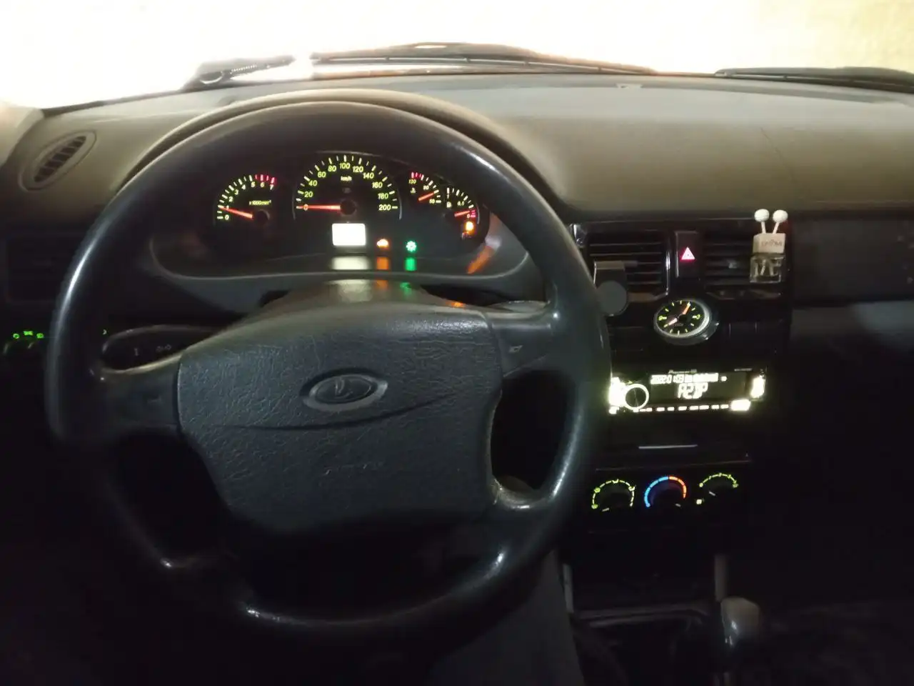 Продажа Lada Priora 2011 г.в., комплектация 'Норма' - Легковые автомобили (Авто) в Самара