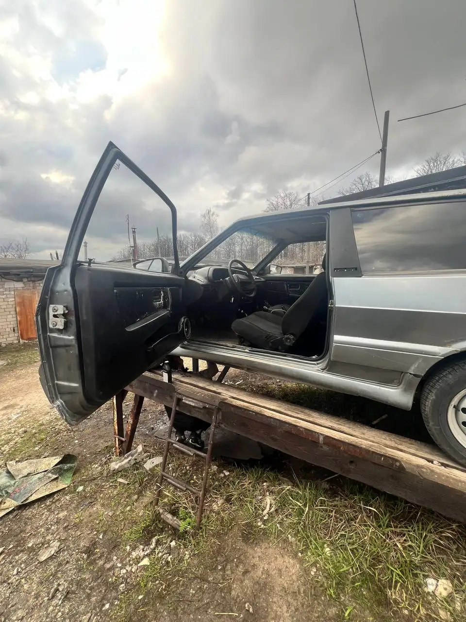 Продажа ВАЗ 2113 с целым дном и бодрым мотором - Легковые автомобили (Авто) в Самара