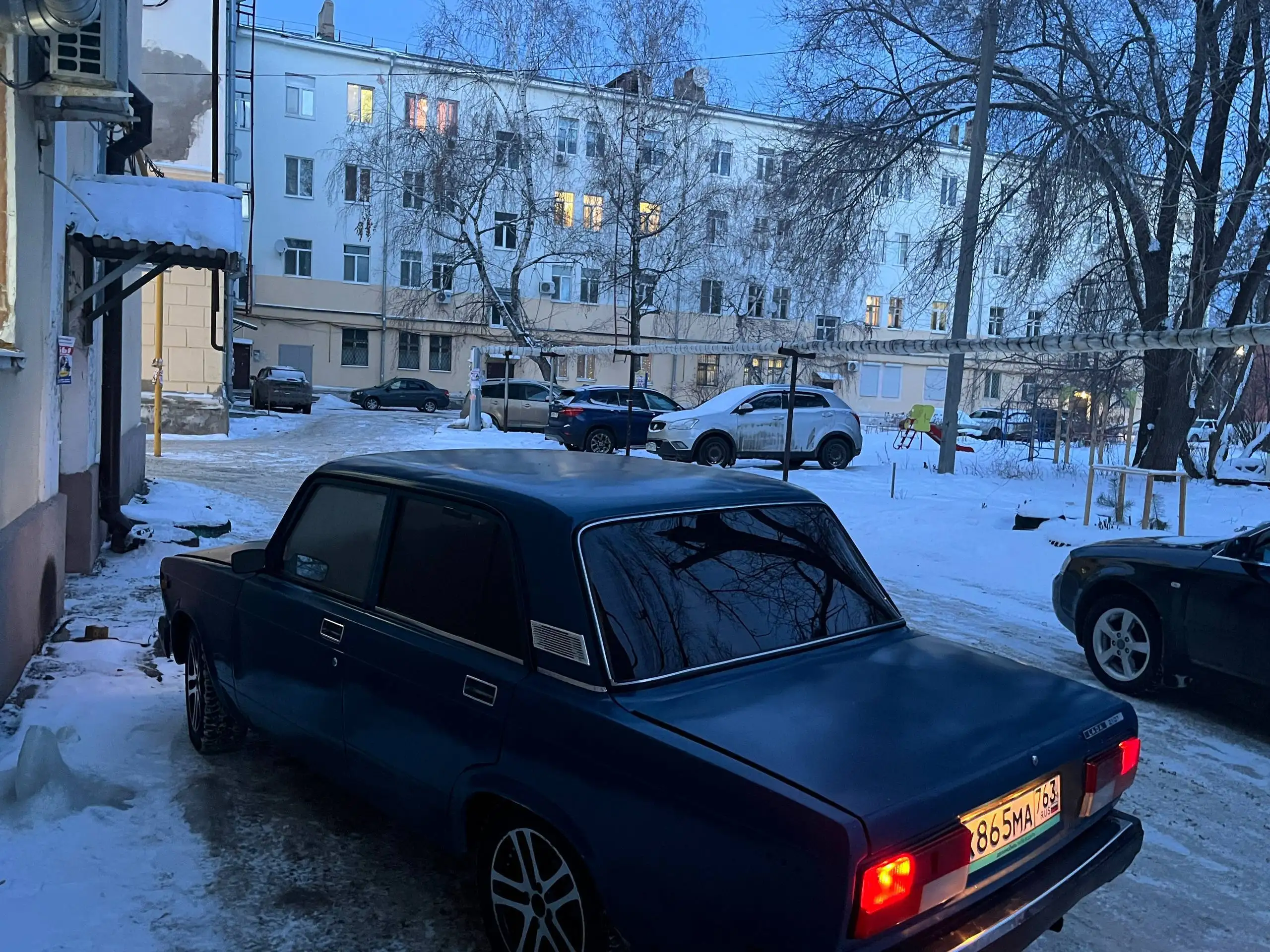 Продажа автомобиля 7 год инжектор с аудиосистемой и дисками - Авто в Самара