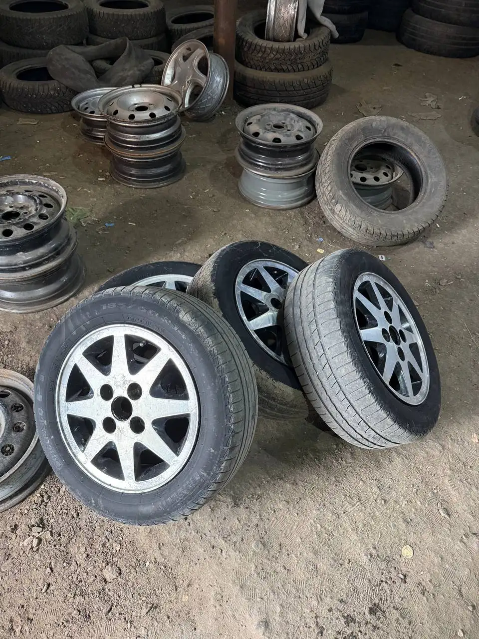 Продажа шин дисков колес - Шины и диски (Авто) в Самара