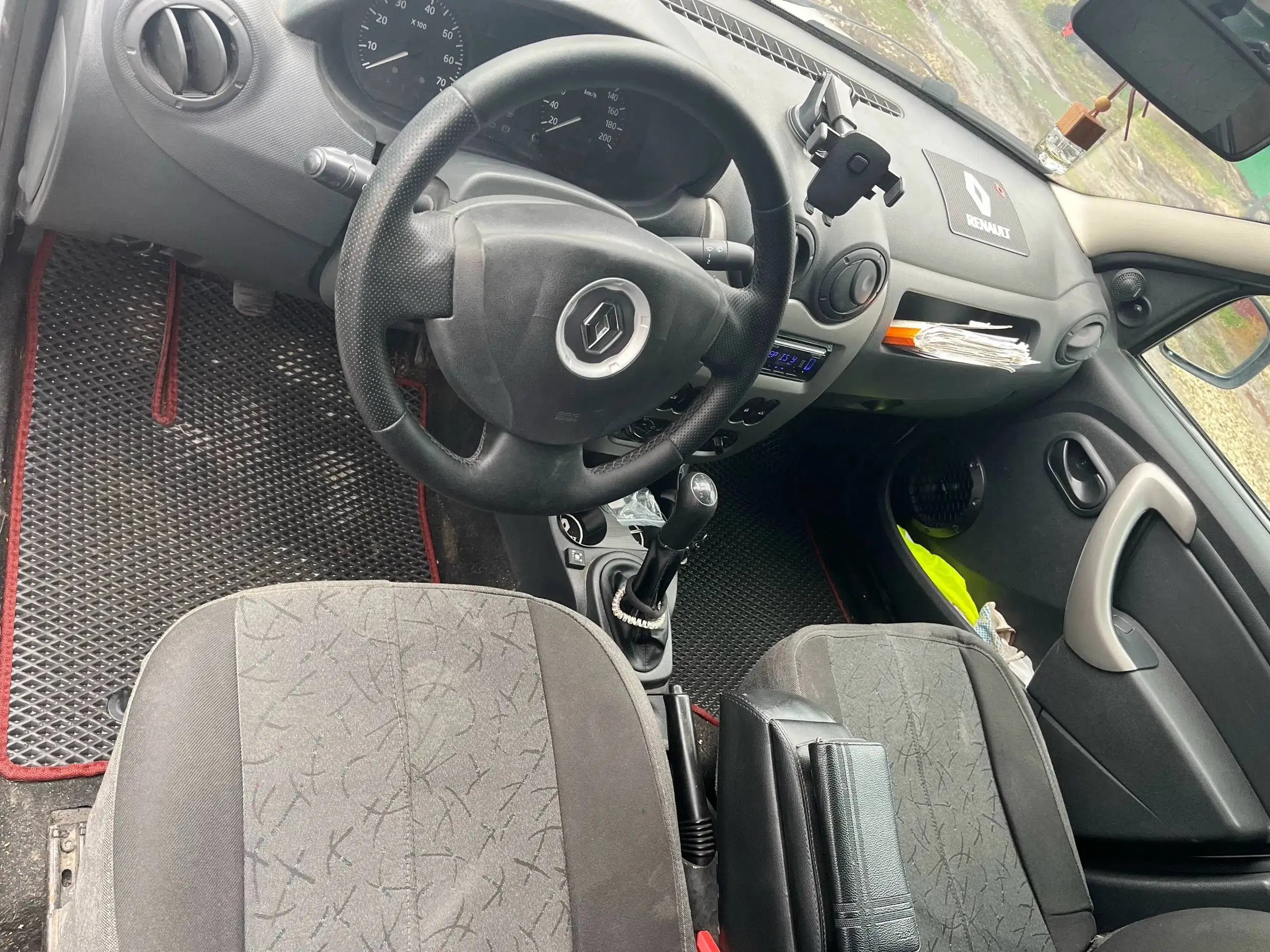 Renault Logan 2015 г.в. - Легковые автомобили (Авто) в Самара